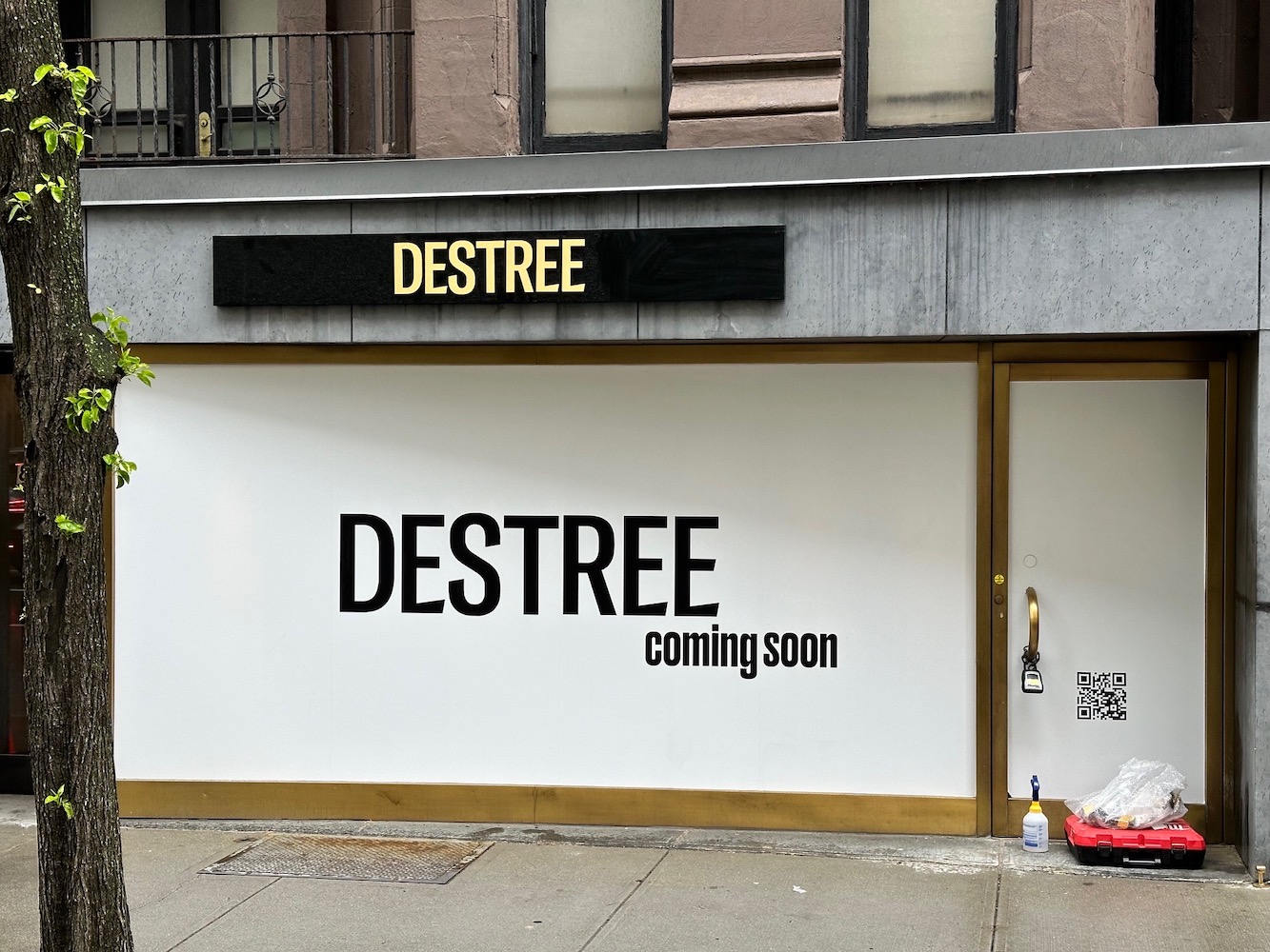 Retail Window graphics print shop in NYC