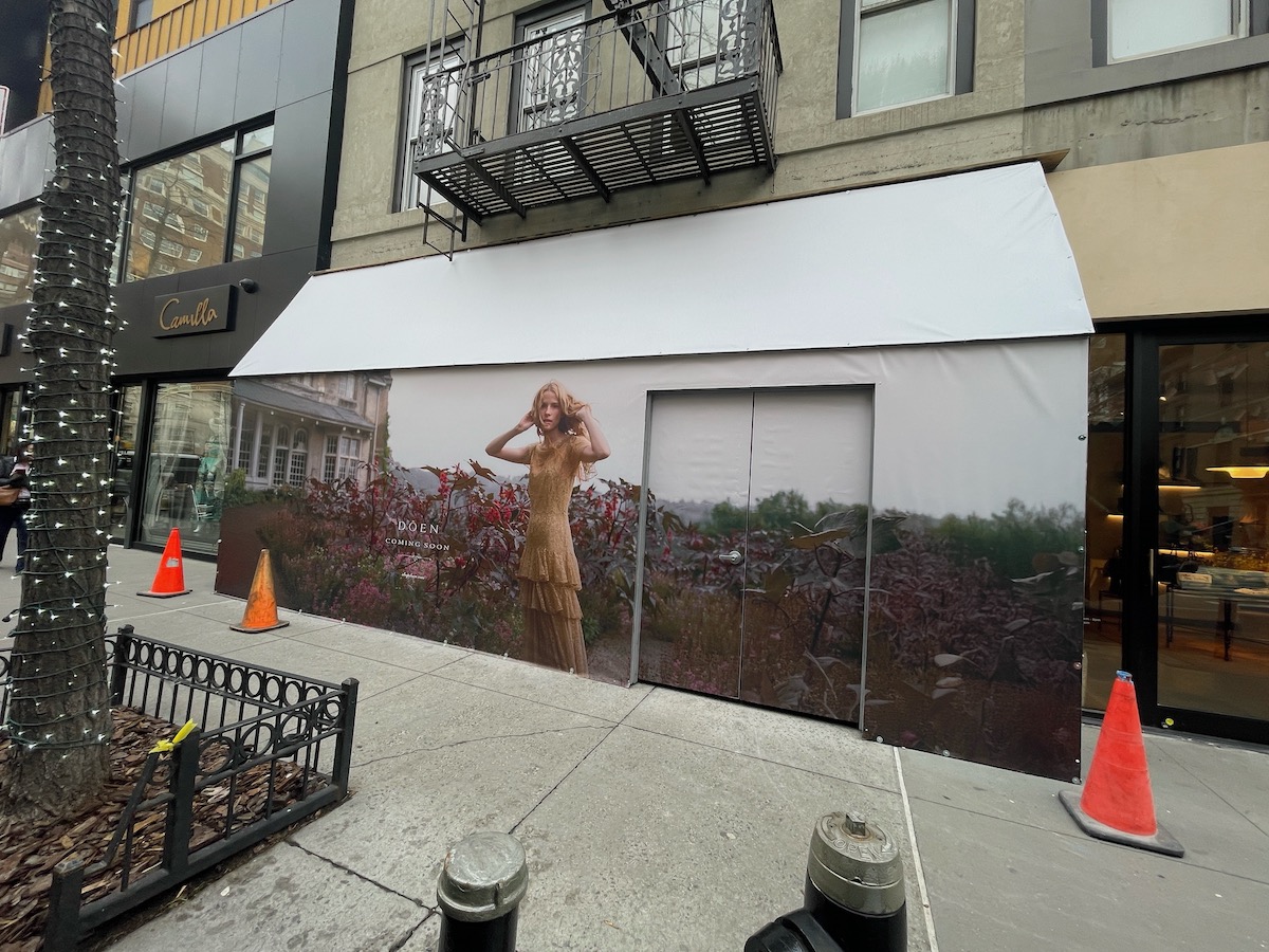 What Are Wall Wrap Signs? Here are 5 Creative Uses.